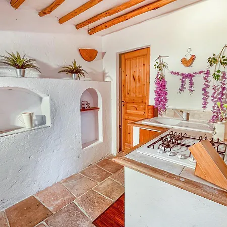 Romantic Tuscan Barn With Pool Views Private Terrace Sleeps 2 To 6, Lamole